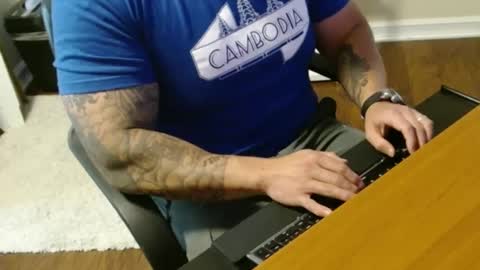 Snapshot of kp253 chatting on 09-26-25, 09:19 KP online show from 09-26-25, 09:19