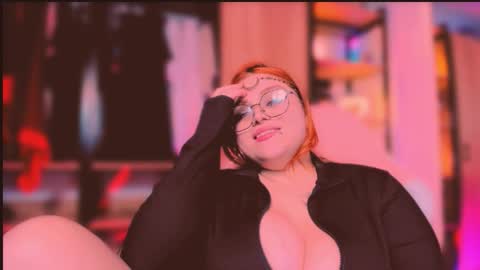 Khloe online show from 03-05-26, 08:32