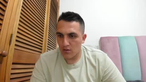 Snapshot of kratosfalcon chatting on 06-10-26, 10:19 Clark online show from 06-10-26, 10:19