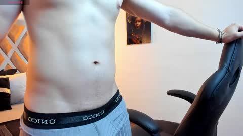 Snapshot of kraven_lust chatting on 05-08-26, 03:12 Kraven online show from 05-08-26, 03:12