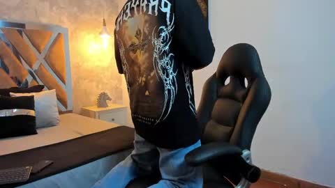 Snapshot of kraven_lust chatting on 05-13-26, 03:04 Kraven online show from 05-13-26, 03:04