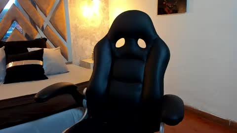 Snapshot of kraven_lust chatting on 05-27-26, 03:03 Kraven online show from 05-27-26, 03:03