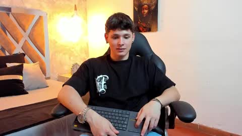 Snapshot of kraven_lust chatting on 05-29-26, 03:15 Kraven online show from 05-29-26, 03:15