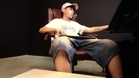 KrewVaughn online show from 10-17-25, 10:18