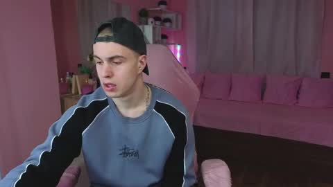 Snapshot of kris_braun chatting on 03-02-26, 10:33 kris_braun online show from 03-02-26, 10:33