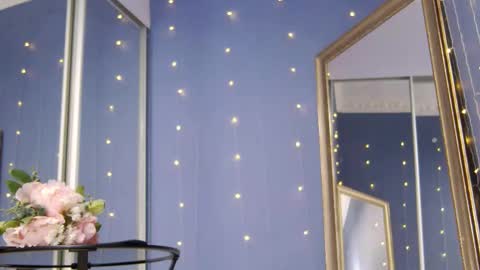 Snapshot of kriskras__ chatting on 12-15-25, 05:12 kriskras__ online show from 12-15-25, 05:12