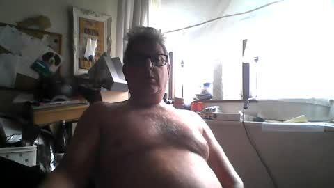 Snapshot of kriss3325 chatting on 07-27-26, 07:26 kriss online show from 07-27-26, 07:26