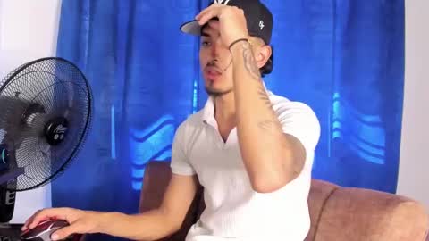 Snapshot of kriss_edwards chatting on 09-28-25, 07:19 Kriss online show from 09-28-25, 07:19