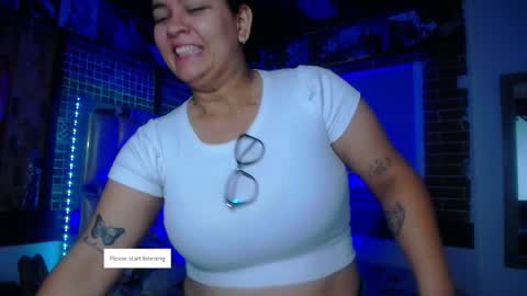 kriss_sweetboobs online show from 04-15-26, 12:45