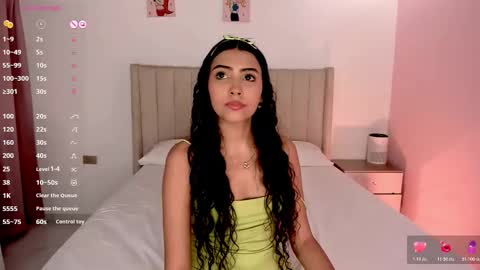 Snapshot of krissell_ chatting on 11-18-25, 11:15 SammyKrissell online show from 11-18-25, 11:15