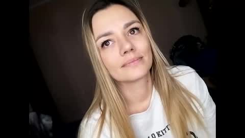 Snapshot of krisssexi chatting on 12-17-24, 08:45 KrissSexi online show from 12-17-24, 08:45