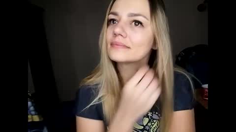 Snapshot of krisssexi chatting on 12-18-24, 11:45 KrissSexi online show from 12-18-24, 11:45