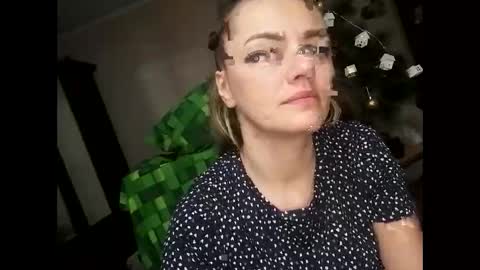 Snapshot of krisssexi chatting on 12-28-24, 09:40 KrissSexi online show from 12-28-24, 09:40