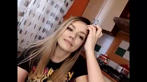 Snapshot of krisssexi chatting on 01-24-25, 10:43 KrissSexi online show from 01-24-25, 10:43