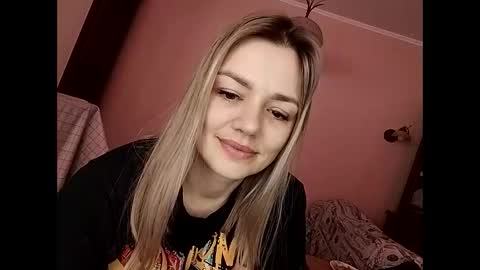 Snapshot of krisssexi chatting on 02-05-25, 08:11 KrissSexi online show from 02-05-25, 08:11