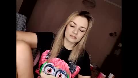 Snapshot of krisssexi chatting on 02-18-25, 04:58 KrissSexi online show from 02-18-25, 04:58