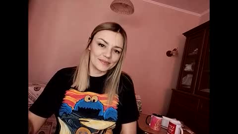 Snapshot of krisssexi chatting on 02-25-25, 09:09 KrissSexi online show from 02-25-25, 09:09