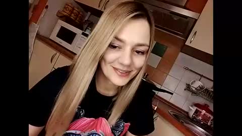 Snapshot of krisssexi chatting on 03-01-25, 07:37 KrissSexi online show from 03-01-25, 07:37