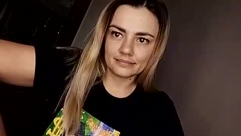 Snapshot of krisssexi chatting on 09-11-25, 06:19 KrissSexi online show from 09-11-25, 06:19