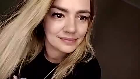 Snapshot of krisssexi chatting on 09-15-25, 09:37 KrissSexi online show from 09-15-25, 09:37