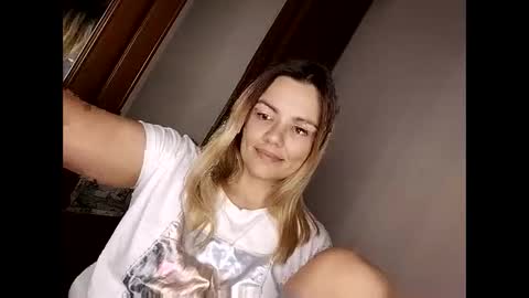 Snapshot of krisssexi chatting on 10-30-25, 07:47 KrissSexi online show from 10-30-25, 07:47