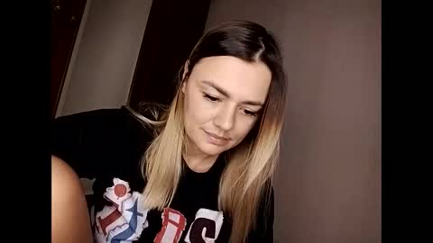 Snapshot of krisssexi chatting on 11-17-25, 11:38 KrissSexi online show from 11-17-25, 11:38