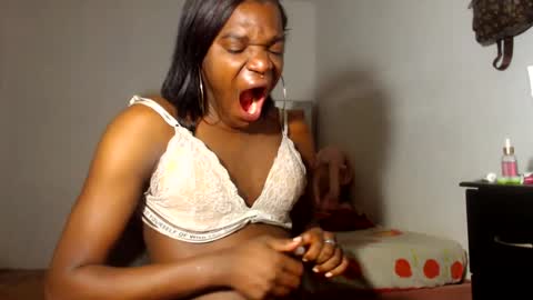 kristal_cox2 online show from 07-26-26, 11:39