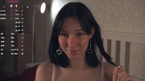 Snapshot of kristanalosa chatting on 10-10-25, 08:19 Emma online show from 10-10-25, 08:19