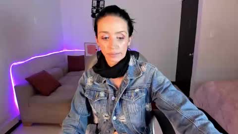 Sophia online show from 12-18-25, 07:31