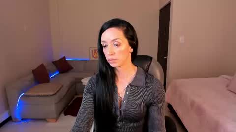 Sophia online show from 06-10-26, 08:41