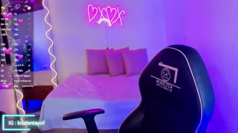 kristen_tay online show from 10-21-25, 03:18