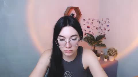 Kristen online show from 09-10-25, 10:37