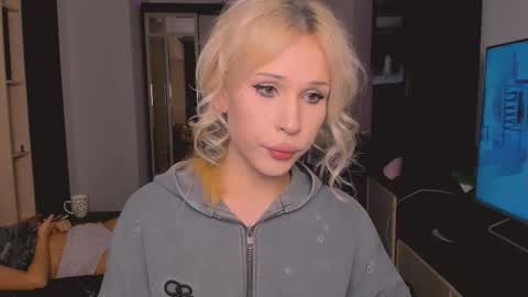 Snapshot of kristialsoopp chatting on 12-20-25, 12:07 kristialsoopp online show from 12-20-25, 12:07