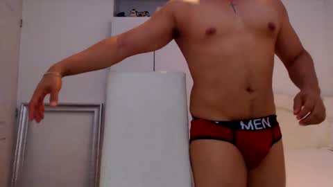 Snapshot of kristian_bi chatting on 10-14-25, 09:48 Kristian Mendoza online show from 10-14-25, 09:48