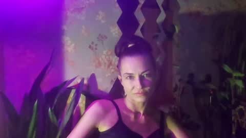 Snapshot of kristinagold44 chatting on 12-22-24, 07:31 Kristina online show from 12-22-24, 07:31