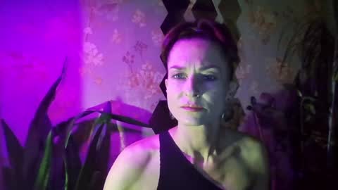 Snapshot of kristinagold44 chatting on 12-28-24, 07:11 Kristina online show from 12-28-24, 07:11
