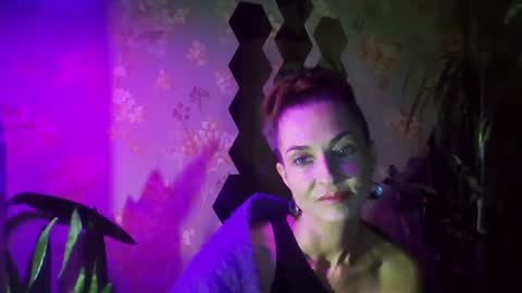 Snapshot of kristinagold44 chatting on 12-30-24, 07:32 Kristina online show from 12-30-24, 07:32