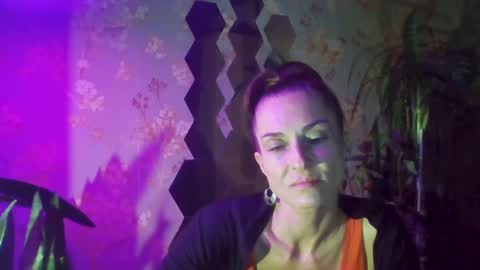 Snapshot of kristinagold44 chatting on 01-01-25, 10:24 Kristina online show from 01-01-25, 10:24