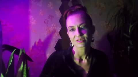 Snapshot of kristinagold44 chatting on 01-14-25, 01:17 Kristina online show from 01-14-25, 01:17