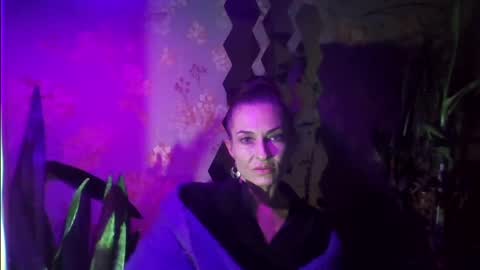 Snapshot of kristinagold44 chatting on 01-15-25, 04:54 Kristina online show from 01-15-25, 04:54