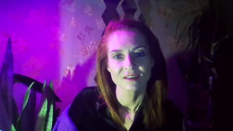 Snapshot of kristinagold44 chatting on 01-16-25, 04:18 Kristina online show from 01-16-25, 04:18