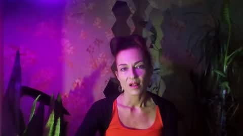 Snapshot of kristinagold44 chatting on 01-17-25, 01:24 Kristina online show from 01-17-25, 01:24