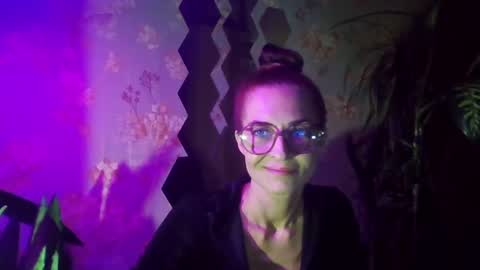 Snapshot of kristinagold44 chatting on 01-21-25, 04:16 Kristina online show from 01-21-25, 04:16