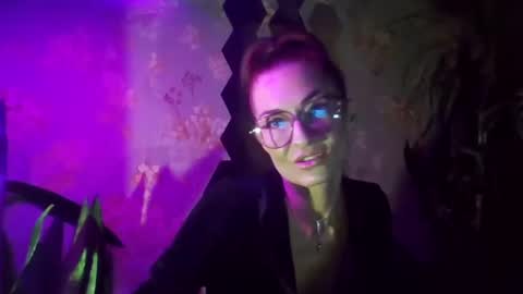 Snapshot of kristinagold44 chatting on 01-22-25, 04:12 Kristina online show from 01-22-25, 04:12