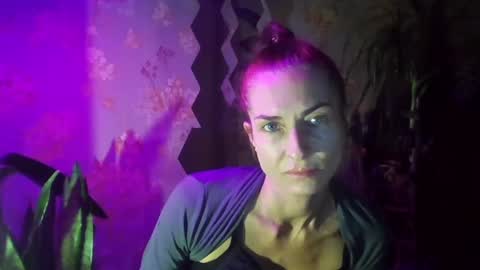 Snapshot of kristinagold44 chatting on 01-27-25, 04:11 Kristina online show from 01-27-25, 04:11