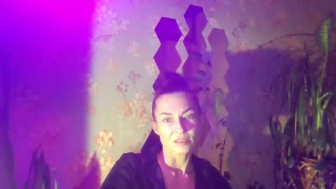 Snapshot of kristinagold44 chatting on 02-03-25, 04:31 Kristina online show from 02-03-25, 04:31