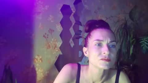 Snapshot of kristinagold44 chatting on 02-05-25, 01:11 Kristina online show from 02-05-25, 01:11