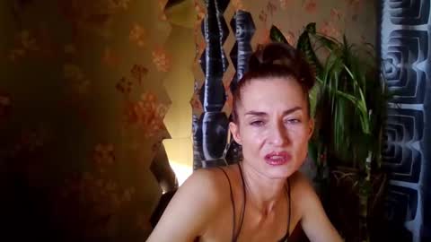 Snapshot of kristinagold44 chatting on 02-10-25, 01:11 Kristina online show from 02-10-25, 01:11