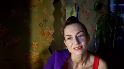 Snapshot of kristinagold44 chatting on 02-14-25, 01:51 Kristina online show from 02-14-25, 01:51