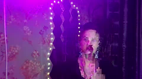 Snapshot of kristinagold44 chatting on 03-06-25, 10:04 Kristina online show from 03-06-25, 10:04